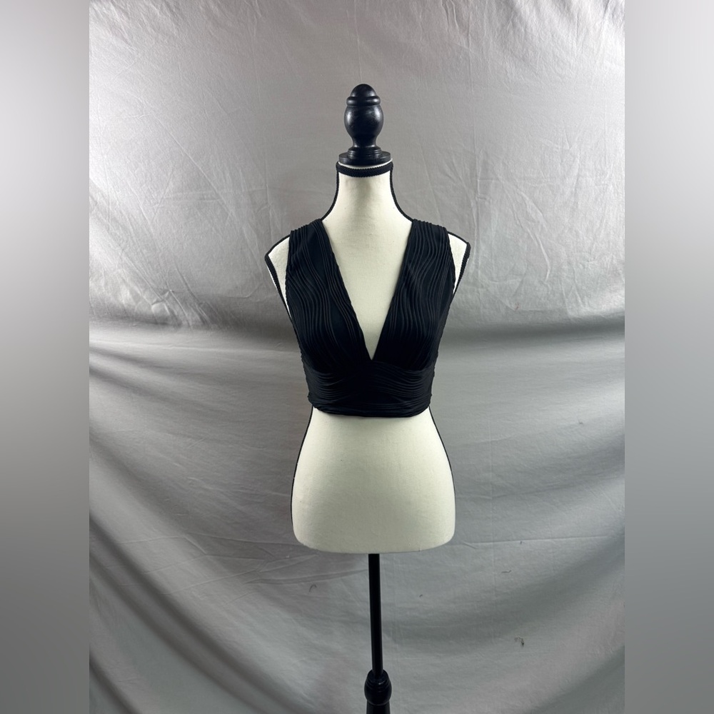 Plunging Neck Crop Tank Top Black - Picture 7 of 10